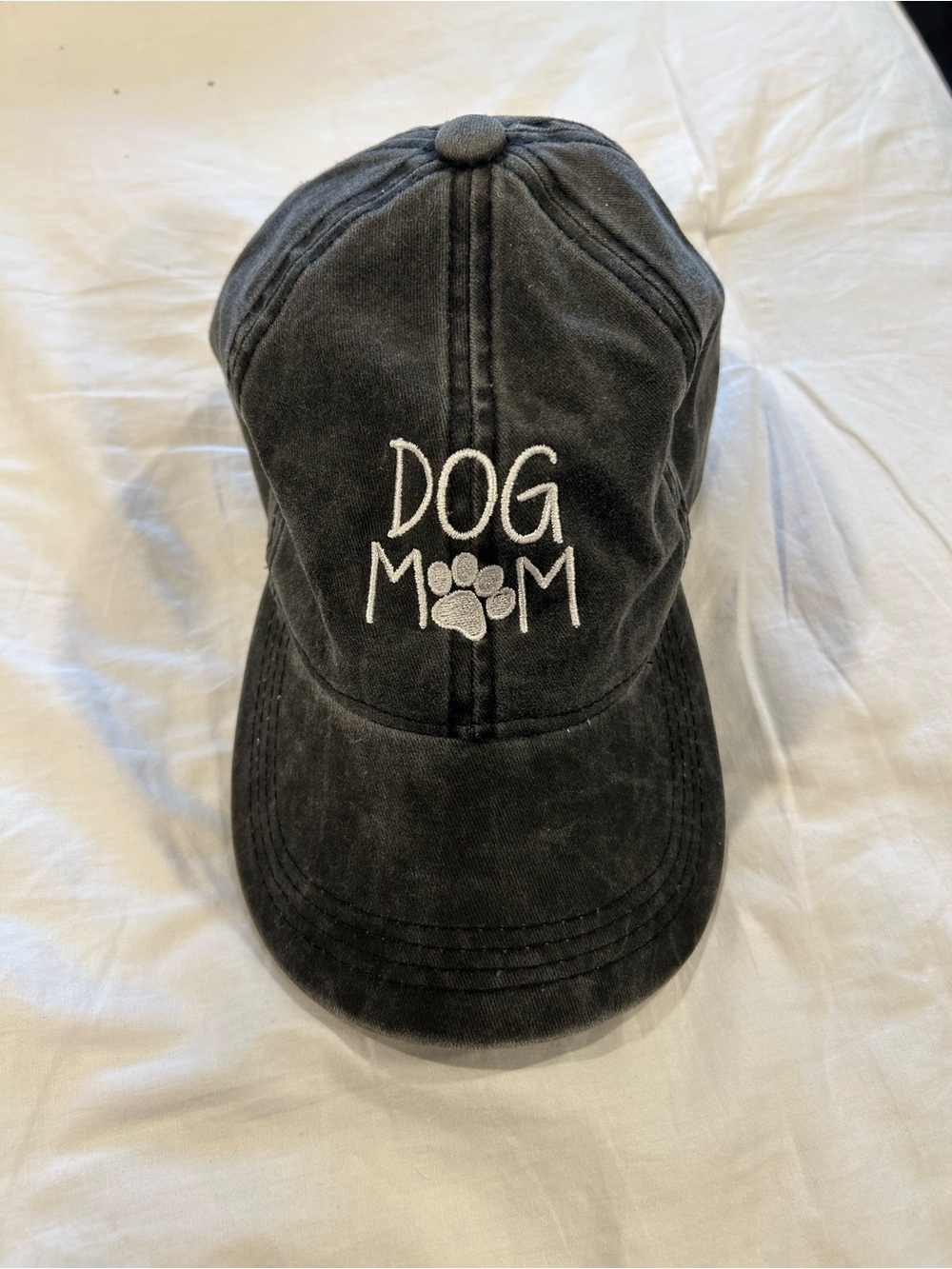 David and Young Black 'Dog Mom' Embroidered Baseball Cap
